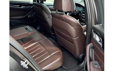BMW 550 M550i xDrive / CARFAX - автомобили, коли, обяви за нови и употребявани 10