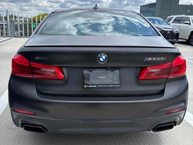 BMW 550 M550i xDrive / CARFAX - автомобили, коли, обяви за нови и употребявани 3