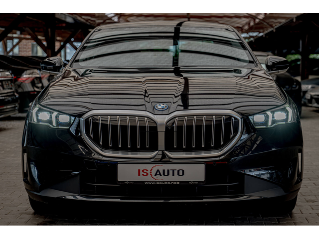BMW 550 e/xDrive/M-Sport/HuD/Камера/Adaptive Drive - автомобили, коли, обяви за нови и употребявани 0