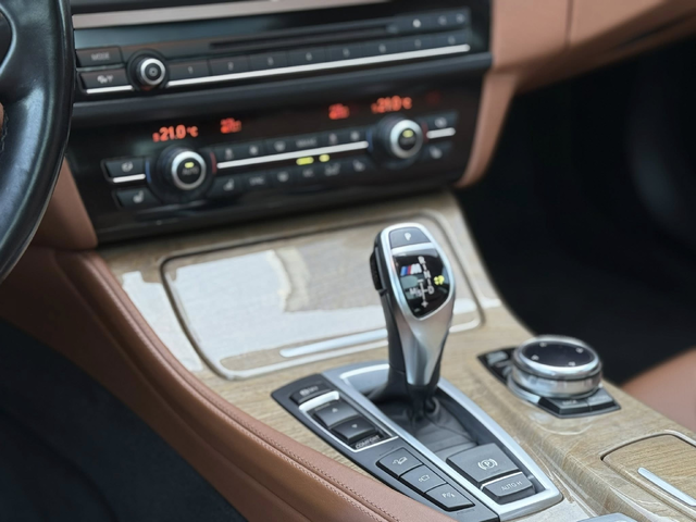 BMW 550 M550d xDrive Touring - автомобили, коли, обяви за нови и употребявани 3