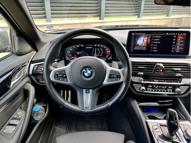 BMW 550 M550i xDrive Laser/Head-up/ H/K - автомобили, коли, обяви за нови и употребявани 3