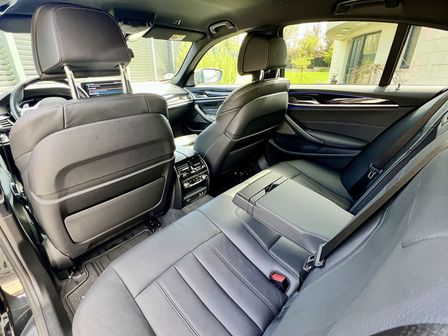 BMW 550 M550i xDrive Laser/Head-up/ H/K - автомобили, коли, обяви за нови и употребявани 7