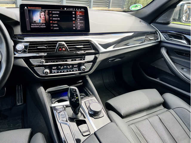 BMW 550 M550i xDrive Laser/Head-up/ H/K - автомобили, коли, обяви за нови и употребявани 8