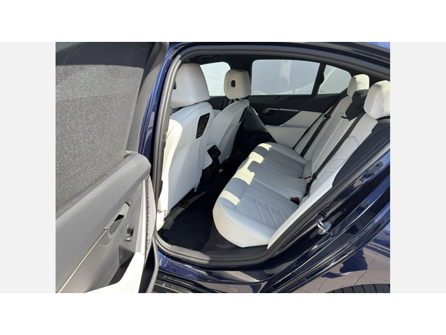 BMW 550e xDrive - автомобили, коли, обяви за нови и употребявани 9