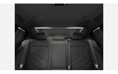 BMW 550e xDrive Sedan - автомобили, коли, обяви за нови и употребявани 11