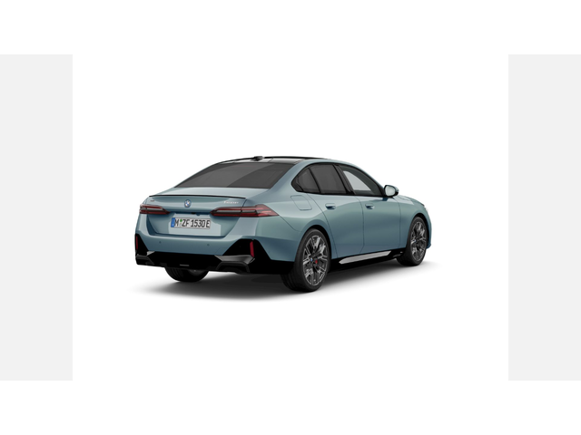 BMW 550e xDrive Sedan - автомобили, коли, обяви за нови и употребявани 1