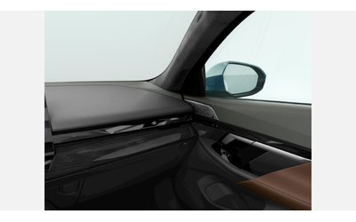 BMW 550e xDrive Sedan - автомобили, коли, обяви за нови и употребявани 9