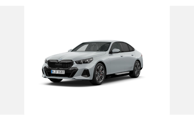 bmw-550e-xdrive-sedan - 1