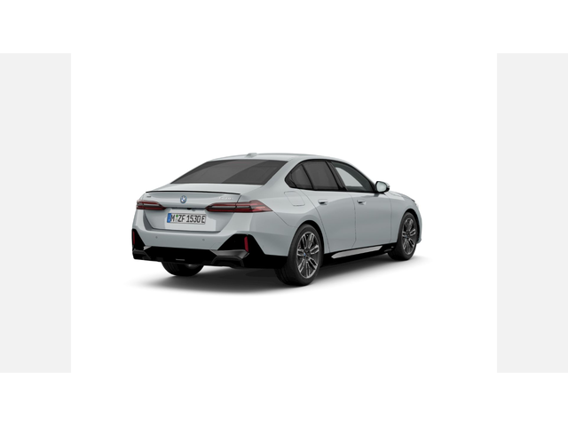 BMW 550e xDrive Sedan - автомобили, коли, обяви за нови и употребявани 2