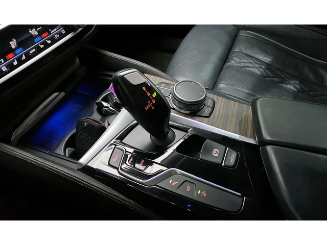 BMW 6 GT 30D xDrive / DIGITAL / ОБДУХ / HUD / PANO / 360 - автомобили, коли, обяви за нови и употребявани 11