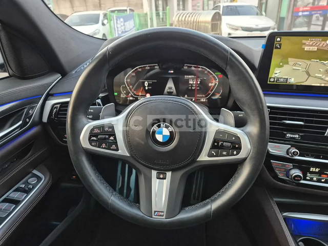 BMW 620 HEAD-UP * ОДБУХВАНЕ * PANO * 360 * KEYLESS - автомобили, коли, обяви за нови и употребявани 5