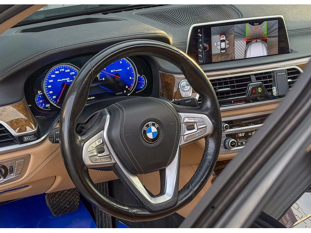 BMW 700 740d xDrive - автомобили, коли, обяви за нови и употребявани 6