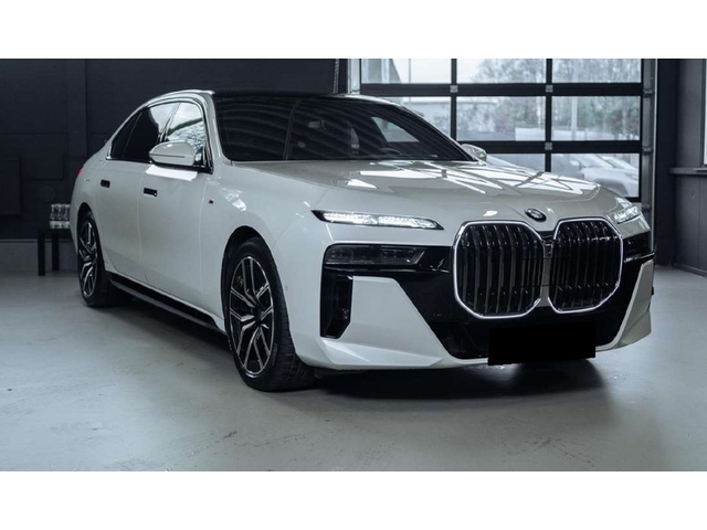 BMW 700 740d xDrive M Pack - автомобили, коли, обяви за нови и употребявани 2