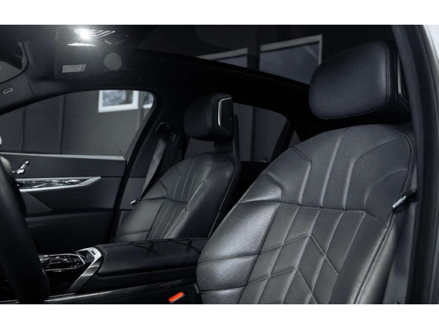 BMW 700 740d xDrive M Pack - автомобили, коли, обяви за нови и употребявани 7