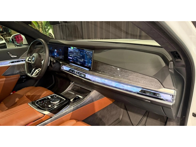 BMW 700 740d xDrive M-Sport Pack - автомобили, коли, обяви за нови и употребявани 10