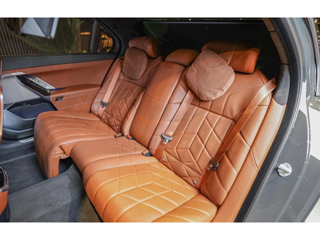 BMW 700 740d xDrive M Sport Package Pro - автомобили, коли, обяви за нови и употребявани 9