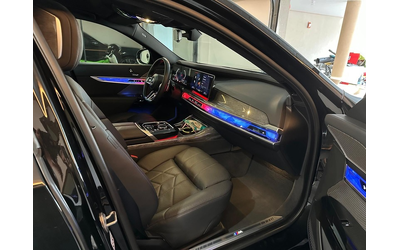 BMW 700 740d xDrive M-Sport paket - автомобили, коли, обяви за нови и употребявани 8