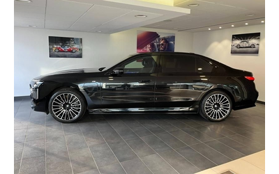 bmw-700-750e-plug-in-hybrid-xdrive - 1