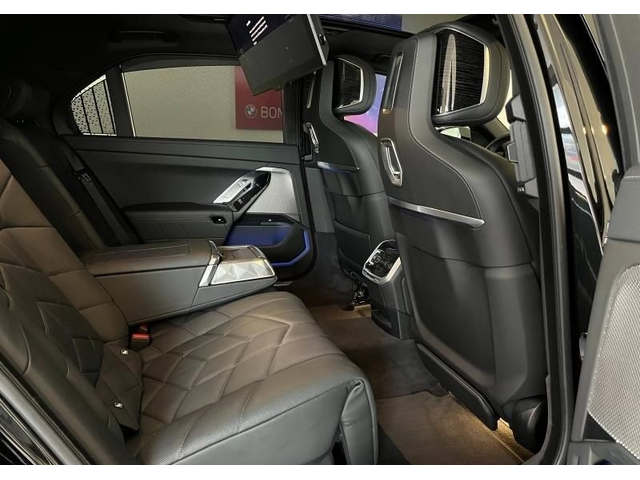 BMW 700 750е Plug-in Hybrid xDrive - автомобили, коли, обяви за нови и употребявани 6