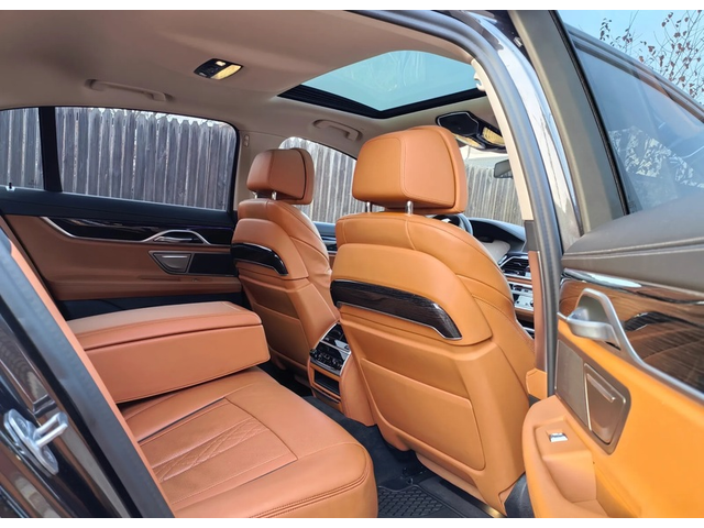 BMW 700 750i xDrive - автомобили, коли, обяви за нови и употребявани 7