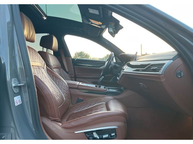 BMW 700 750i xDrive M-Pack - автомобили, коли, обяви за нови и употребявани 8