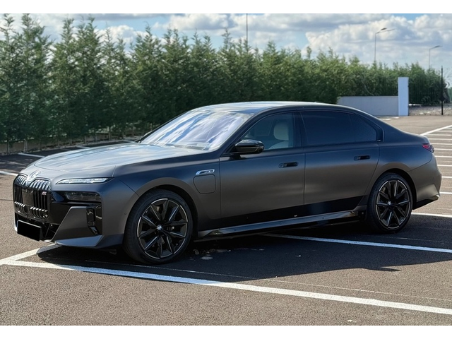 BMW 700 M760e Plug-in Hybrid xDrive - автомобили, коли, обяви за нови и употребявани 1