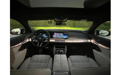 BMW 700 M760e / xDrive / AUTO DOOR/ TV THEATRE / M-SPORT PRO - автомобили, коли, обяви за нови и употребявани 10