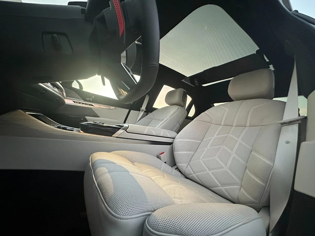 BMW 700 M760e / xDrive / AUTO DOOR/ TV THEATRE / M-SPORT PRO - автомобили, коли, обяви за нови и употребявани 13