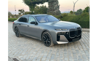 bmw-700-m760e-xdrive-auto-door-tv-theatre-m-sport-pro - 3