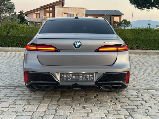 BMW 700 M760e / xDrive / AUTO DOOR/ TV THEATRE / M-SPORT PRO - автомобили, коли, обяви за нови и употребявани 4