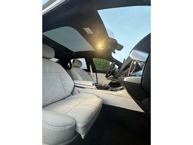 BMW 700 M760e / xDrive / AUTO DOOR/ TV THEATRE / M-SPORT PRO - автомобили, коли, обяви за нови и употребявани 8
