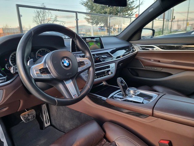 BMW 730 /Long/M-Paket/Distronic/Head up/Панорама/ - автомобили, коли, обяви за нови и употребявани 9