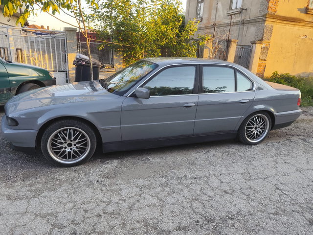BMW 730, 2001 г., 3 км, 0 к.с. - автомобили, коли, обяви за нови и употребявани 0