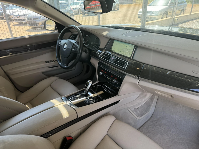 BMW 730 d X-Drive* Facelift* ПЕРФЕКТЕН* - автомобили, коли, обяви за нови и употребявани 9