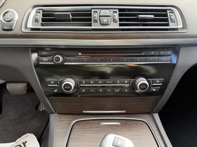 BMW 730 Face Lift Шум в Главата Full Maxx - автомобили, коли, обяви за нови и употребявани 11