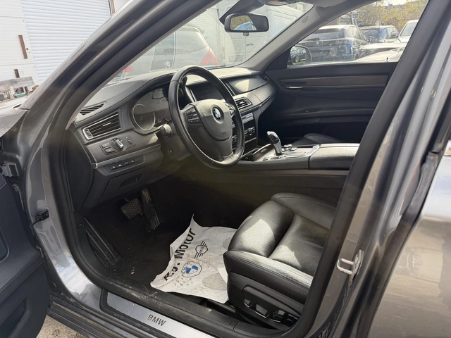 BMW 730 Face Lift Шум в Главата Full Maxx - автомобили, коли, обяви за нови и употребявани 5