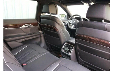 BMW 730 d xDrive M Sportpaket - автомобили, коли, обяви за нови и употребявани 7