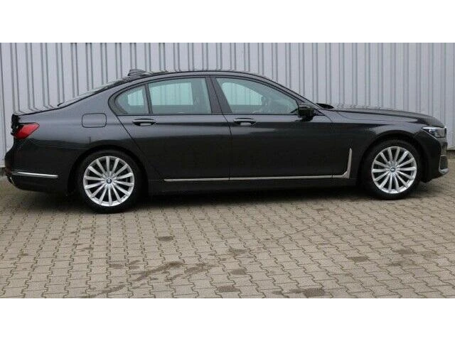 BMW 730 d xDrive - автомобили, коли, обяви за нови и употребявани 1