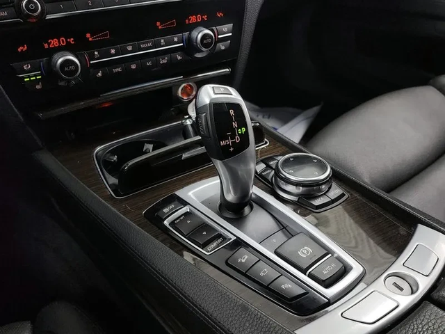 BMW 730 D xDrive - автомобили, коли, обяви за нови и употребявани 8