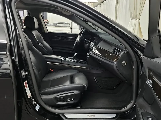 BMW 730 D xDrive - автомобили, коли, обяви за нови и употребявани 10