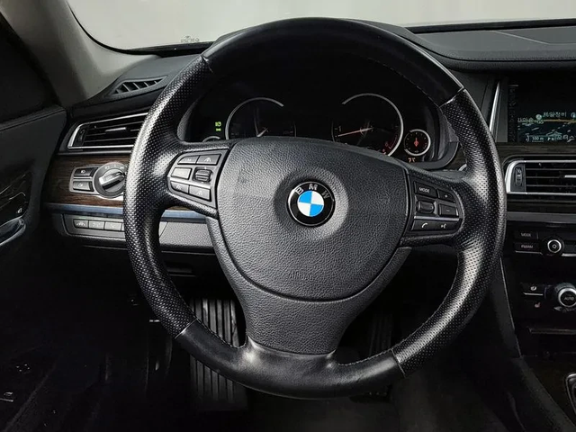 BMW 730 D xDrive - автомобили, коли, обяви за нови и употребявани 12