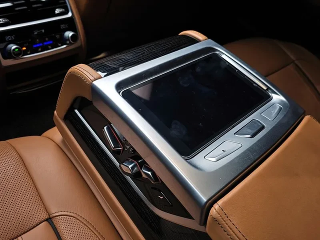 BMW 730 D xDrive M Sports - автомобили, коли, обяви за нови и употребявани 16