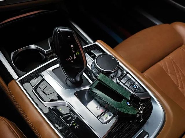 BMW 730 D xDrive M Sports - автомобили, коли, обяви за нови и употребявани 8