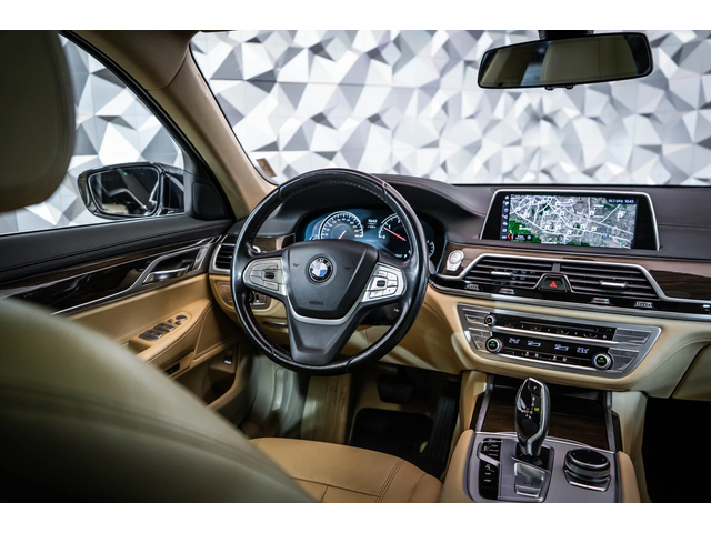 BMW 730 d xDrive* Pano* 360 - автомобили, коли, обяви за нови и употребявани 12
