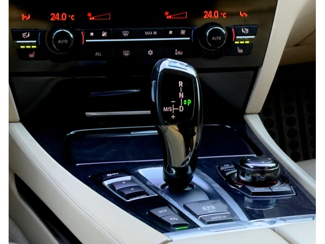 BMW 700 3.0D //SHADOWLINE* M-PACKET* - автомобили, коли, обяви за нови и употребявани 12