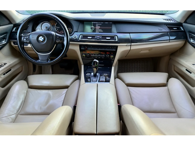 BMW 700 3.0D //SHADOWLINE* M-PACKET* - автомобили, коли, обяви за нови и употребявани 9