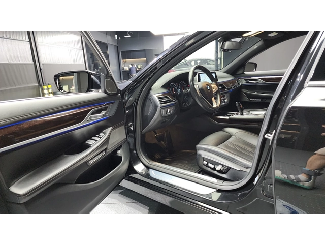 BMW 730 d xDrive - автомобили, коли, обяви за нови и употребявани 9