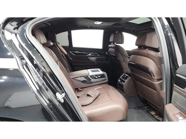 BMW 730 d xDrive M Sport - автомобили, коли, обяви за нови и употребявани 11
