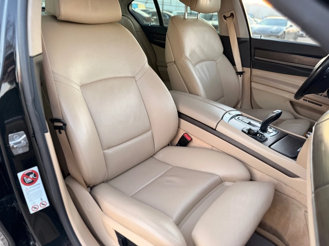 BMW 730 d= Sport= Distronic= Keyless= Soft Close= - автомобили, коли, обяви за нови и употребявани 11