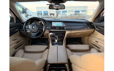 BMW 730 d= Sport= Distronic= Keyless= Soft Close= - автомобили, коли, обяви за нови и употребявани 9